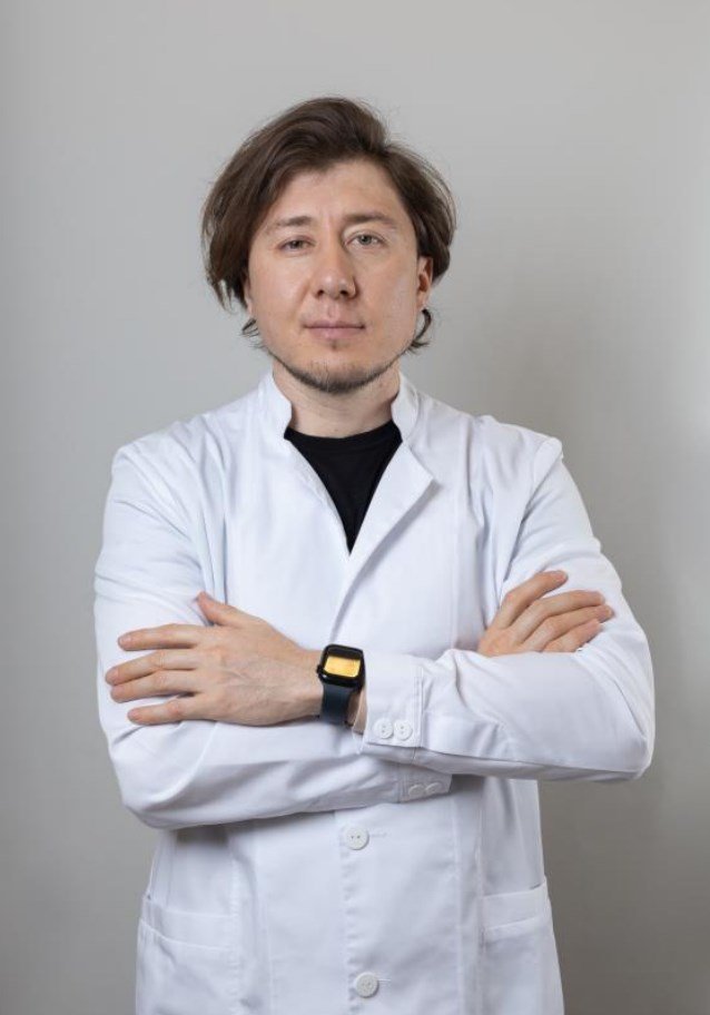 Илья Алмазов, кандидат медицинских наук, пластический хирург