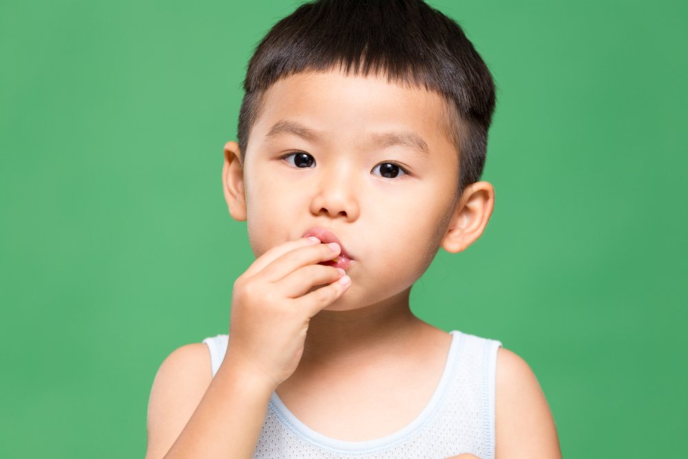 Хроническая механическая травма полости рта у детей