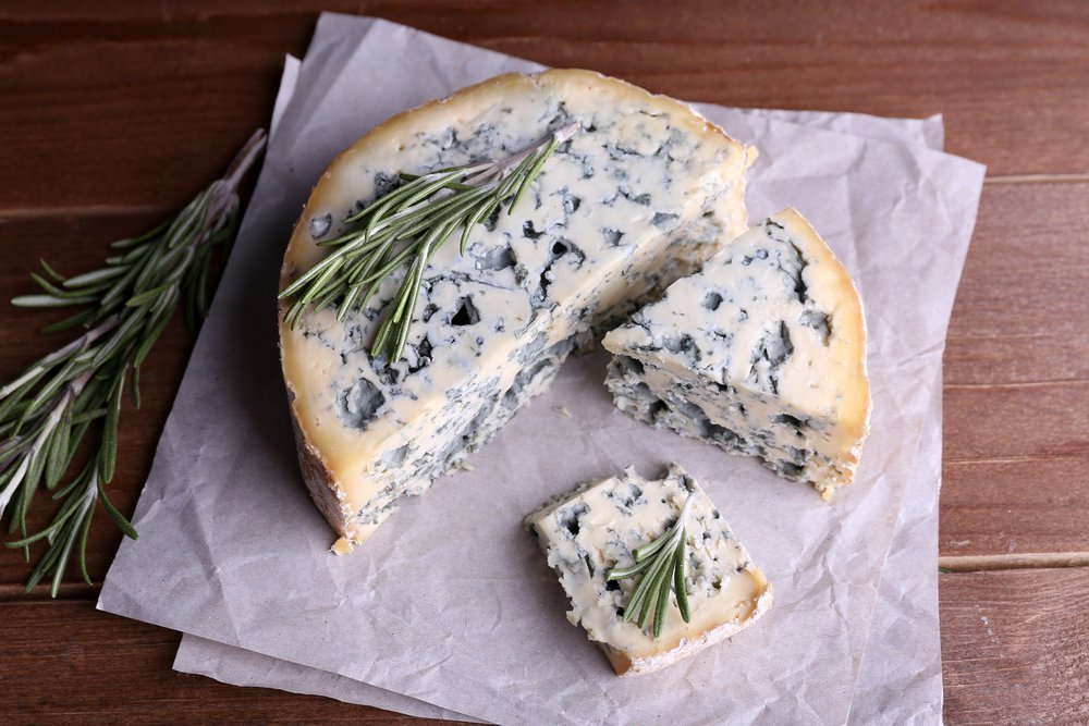 Сыр с плесенью — находка для гурмана?