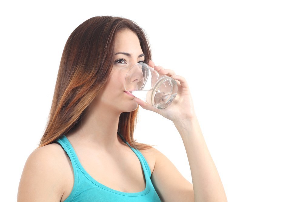 Стакан воды утром: для здоровья и похудения