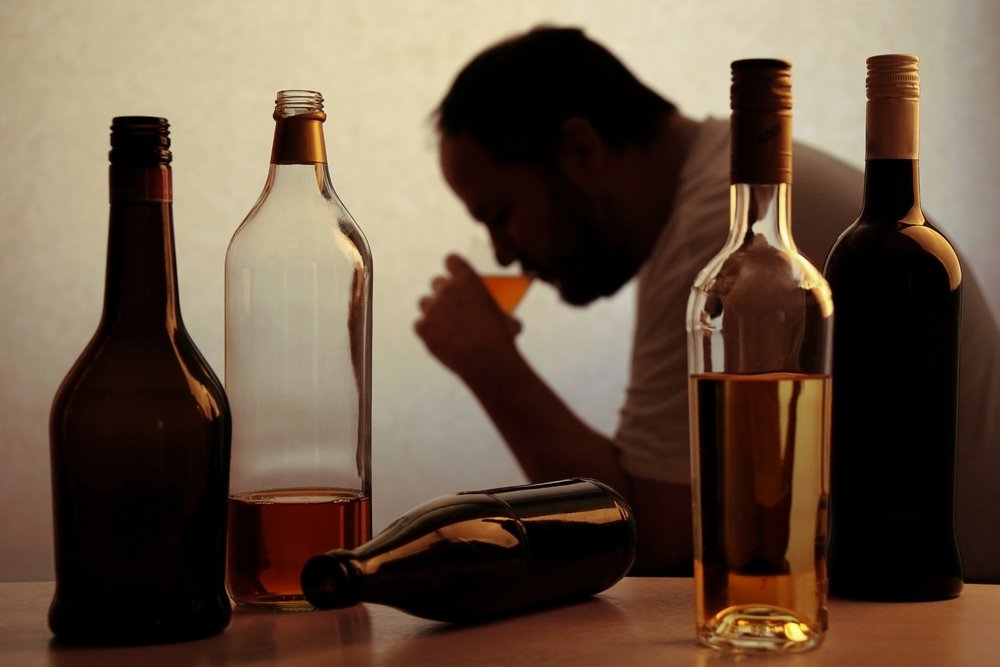 Как возникает алкогольный гепатит: отравление печени