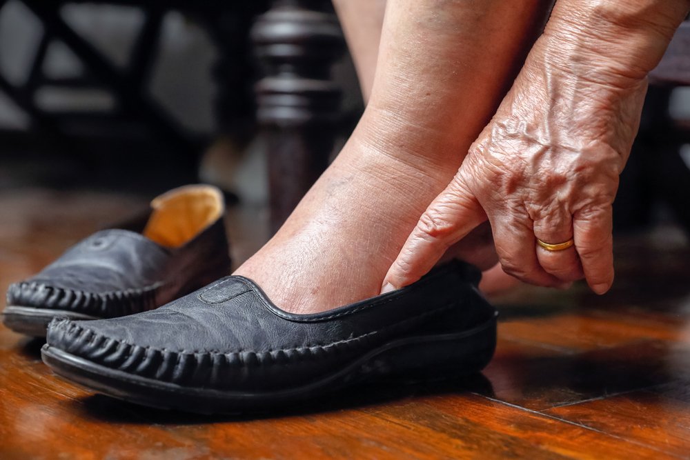 Обувь для здоровья ног пожилых людей