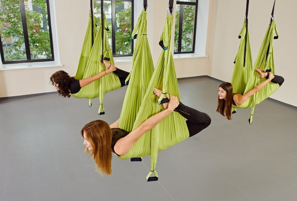 Достоинства и преимущества уроков воздушной йоги перед другими фитнес-направлениями