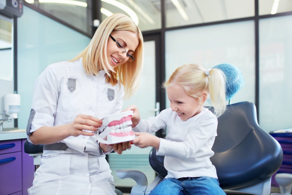 Стоматолог для детей: зачем нужен?