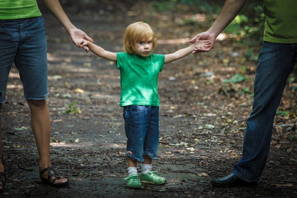 Родители в разводе: как вести себя с ребёнком
