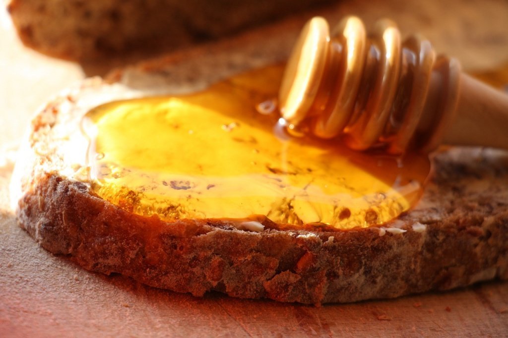 Как употреблять мед во время диет?