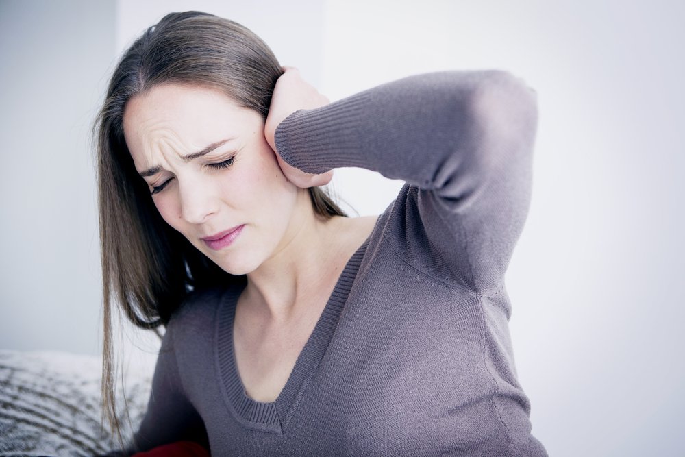 Миф об серной пробке и заложенности уха
