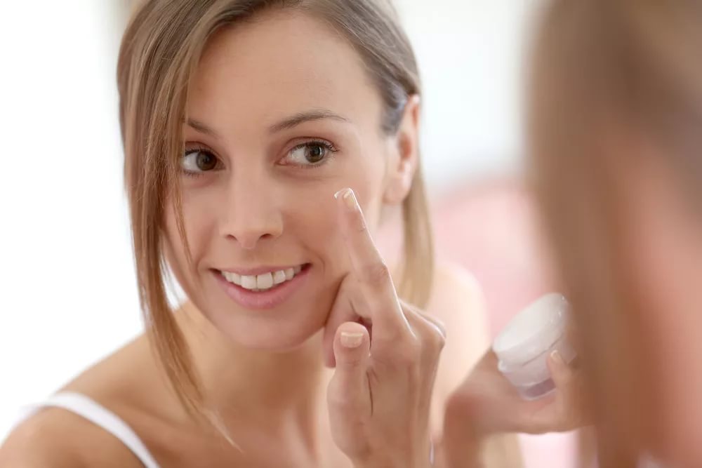 Как правильно пользоваться увлажняющим кремом для кожи?