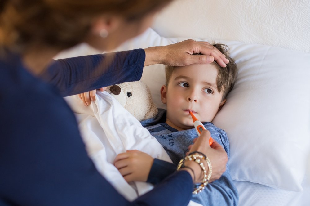 Когда нужна запись к врачу при подозрении на мононуклеоз у ребёнка?