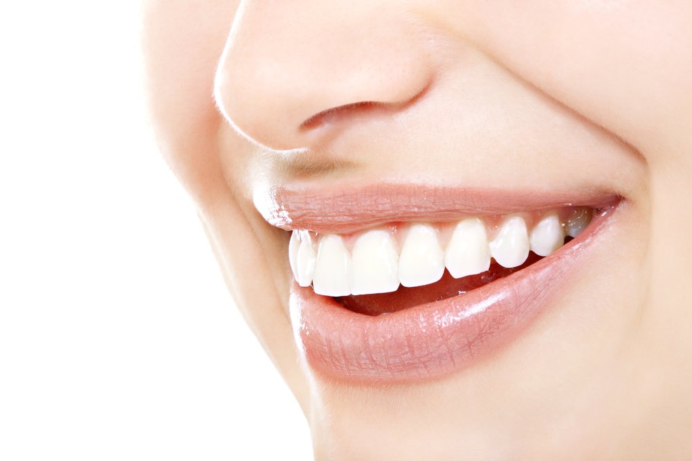 Красота и здоровье зубов: плюсы и минусы процедуры отбеливания