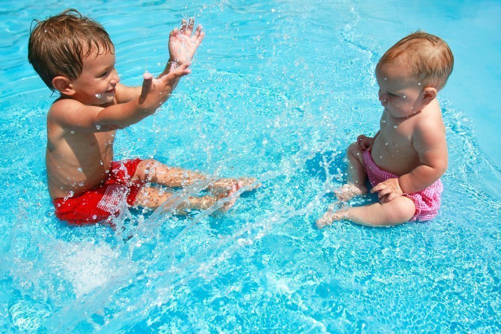 В чем заключается польза бассейна для развития детей?
