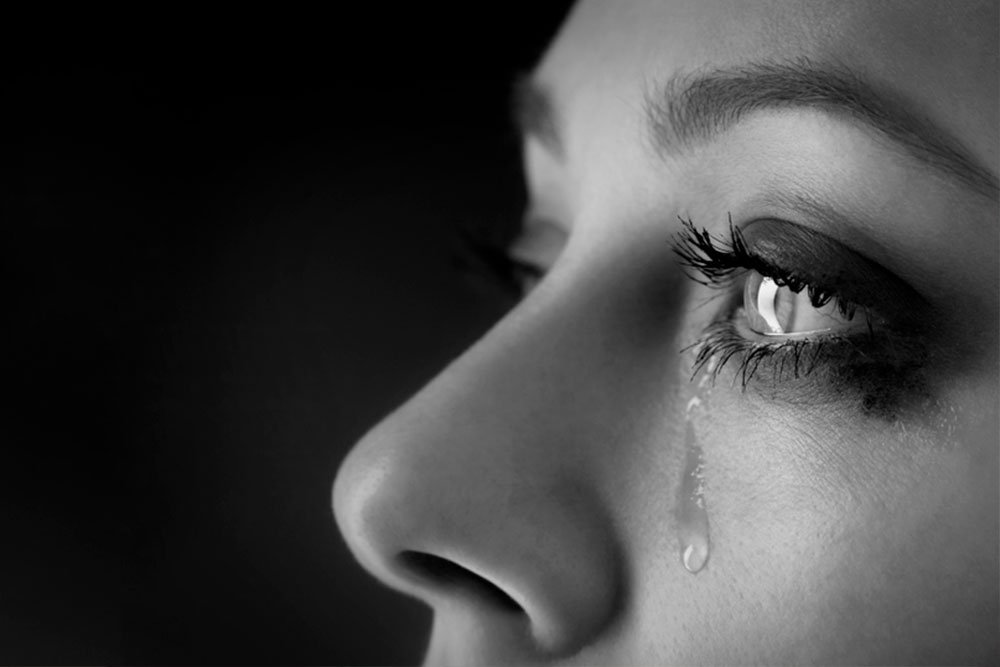 Как научиться контролировать свои эмоции и перестать плакать без причины?