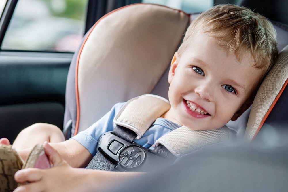 Безопасность в автомобиле: езда без детских кресел