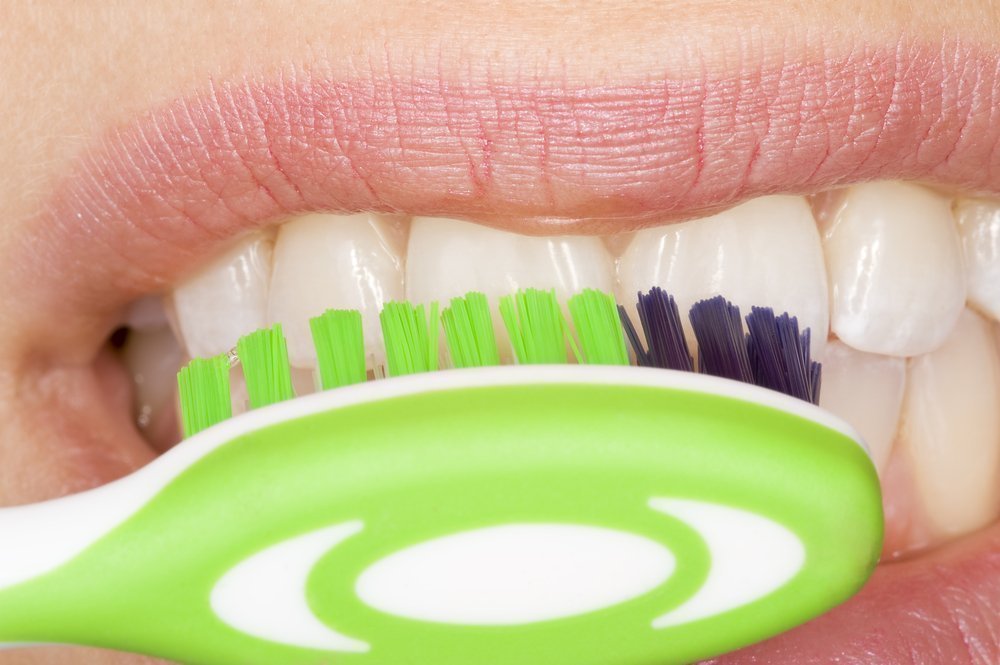 Жесткость зубной щетки и здоровье ротовой полости