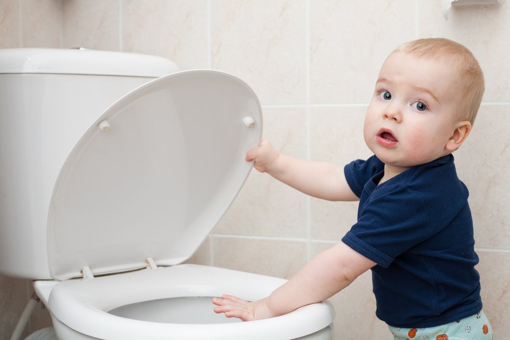 Интерес к родителям в туалете как этап развития ребёнка