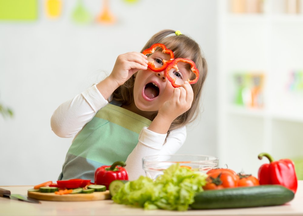 Вкусные и яркие салаты для детей