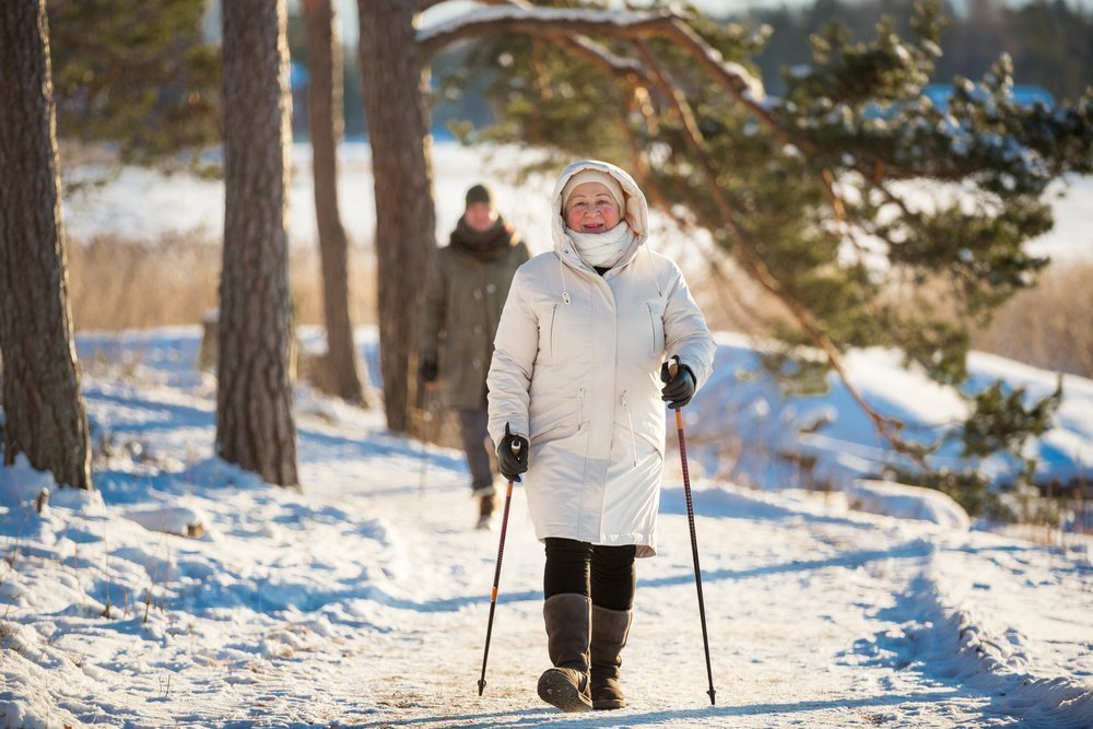 Плюсы и минусы скандинавской ходьбы при лишнем весе и различных заболеваниях