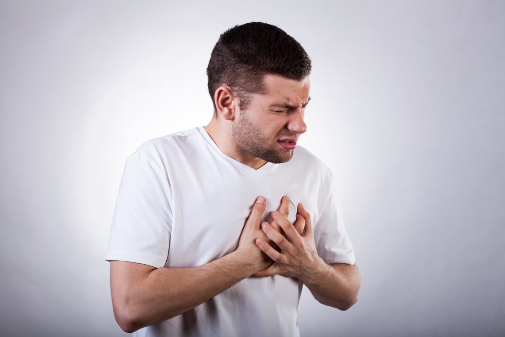 Боль в груди — не самый первый признак сердечного приступа