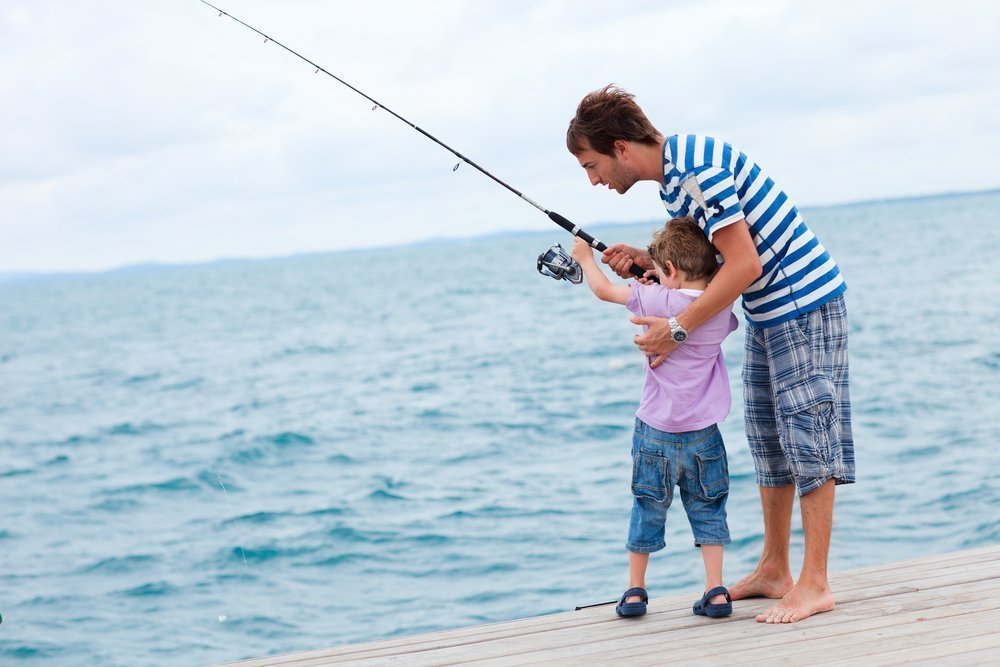 Малыш на рыбалке: преимущества отдыха с удочкой