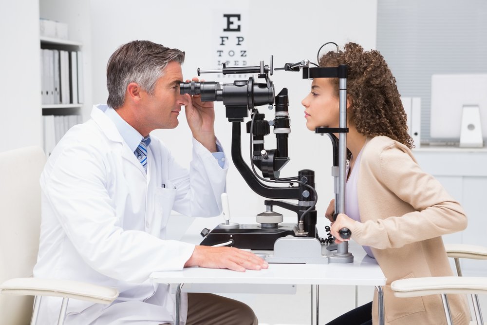 Назначения врача: проверка зрения, люмбальная пункция