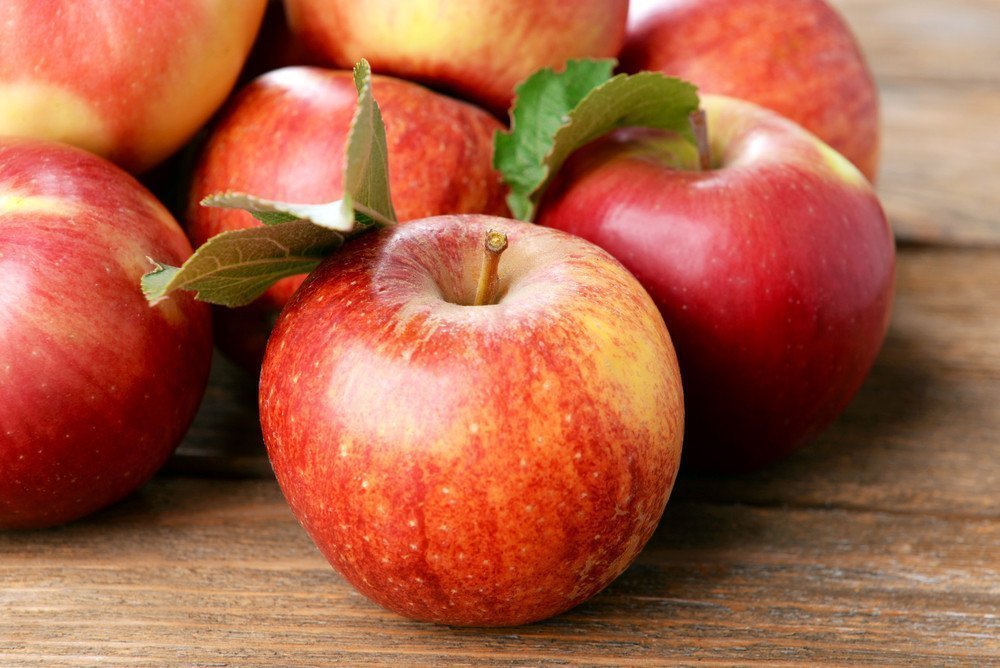 Десерты из яблок в питании детей: что готовить?