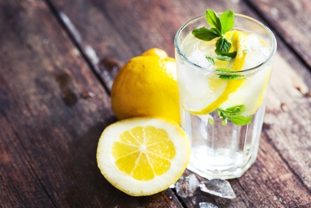 Привычка 6: вода с лимоном перед завтраком