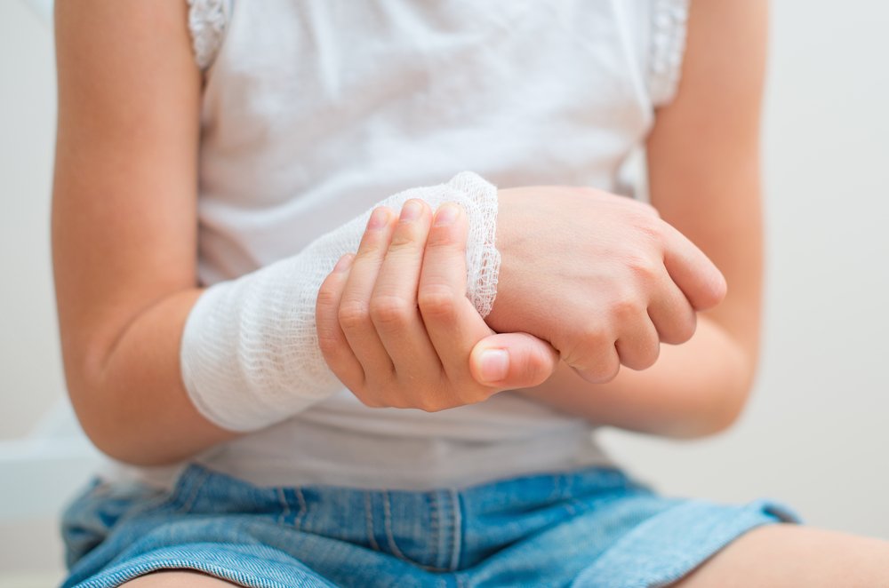 Как восстановить руку после перелома ребенку thumbnail