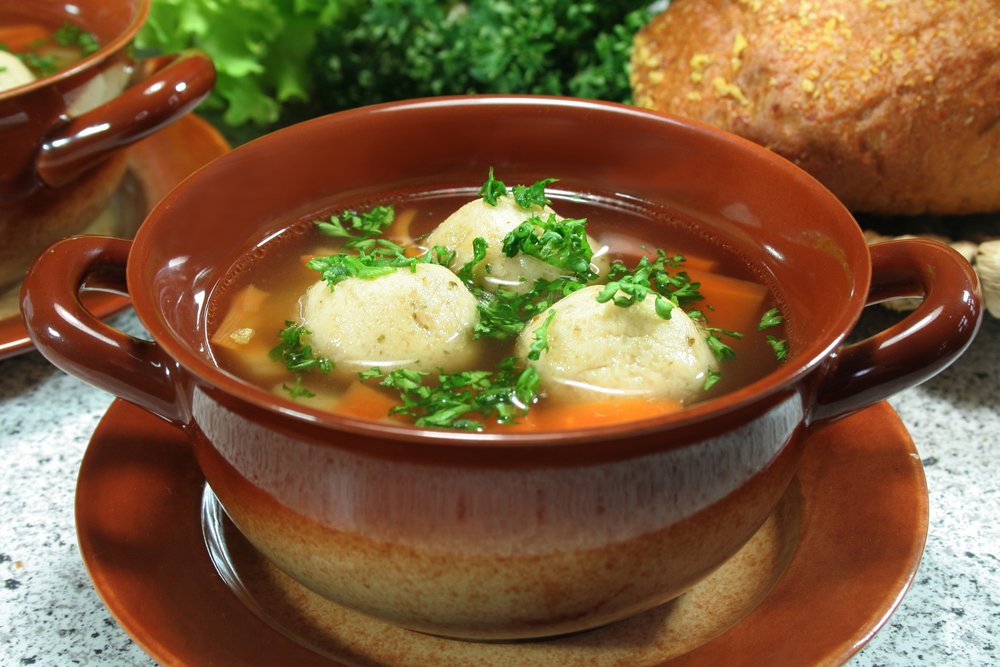 Какими могут быть домашние супы с клецками