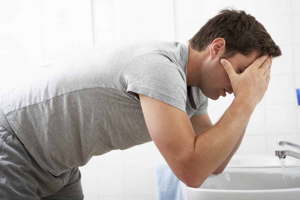 Симптомы при абдоминальной мигрени: боль в животе, тошнота, рвота