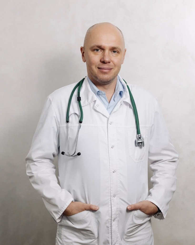 Станислав Наумов, ректор медицинского института, директор медицинского колледжа, кандидат медицинских наук, врач-терапевт, клинический фармаколог, врач интегральной превентивной и функциональной медицины