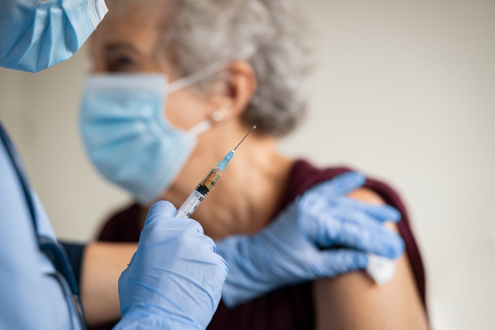 Что влияет на развитие побочных эффектов вакцинации?