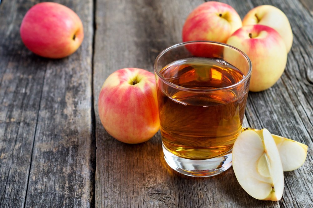 Полезный напиток с яблоками и грушами
