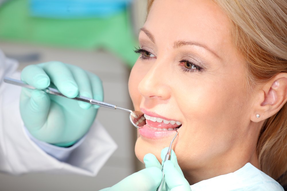  На прием к врачу перед использованием специальных средств для ухода за зубами
