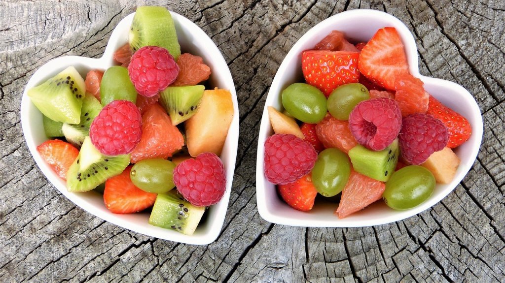 Вместо строгой диеты выбирайте фруктовые салаты