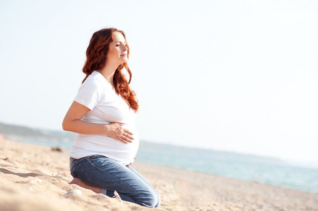 Как повлияет солнце на развитие беременности?