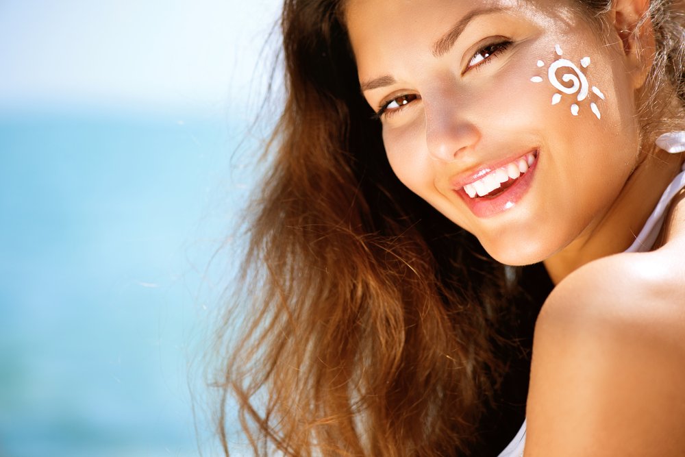 Загар кожи – какие компоненты крема помогут коже загорать и не стареть