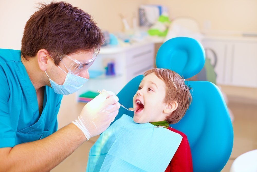 Прорезывание зубов у детей: процесс сложный