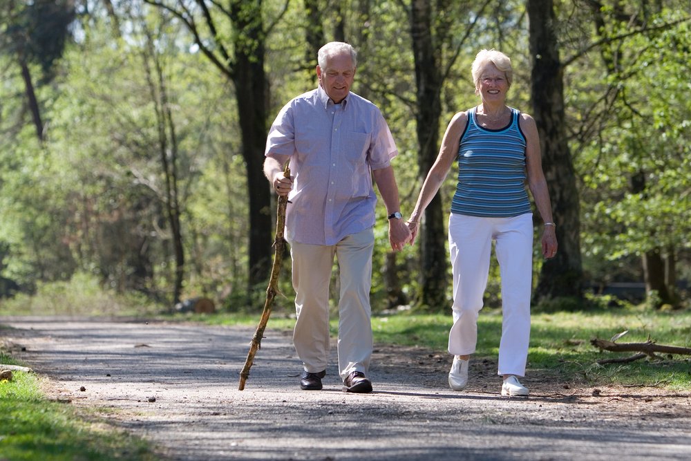 Gehen ist die ideale Übung für ältere Menschen