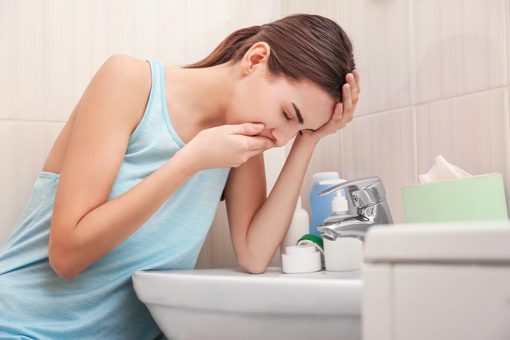 Симптомы при стронгилоидозе: боль в животе, высыпания, тошнота и другое