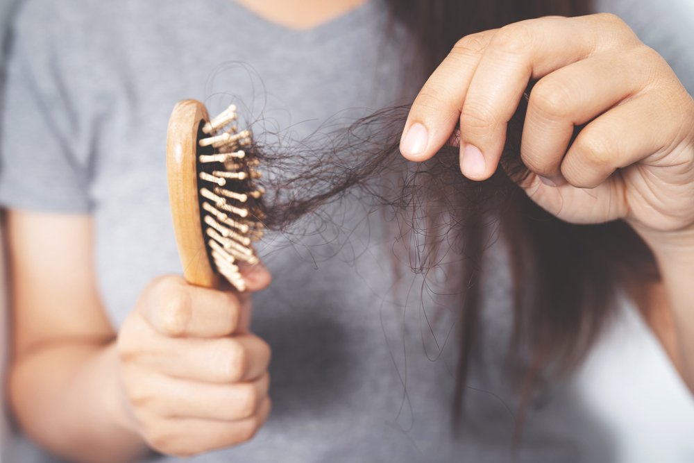 Что вызывает выпадение волос?