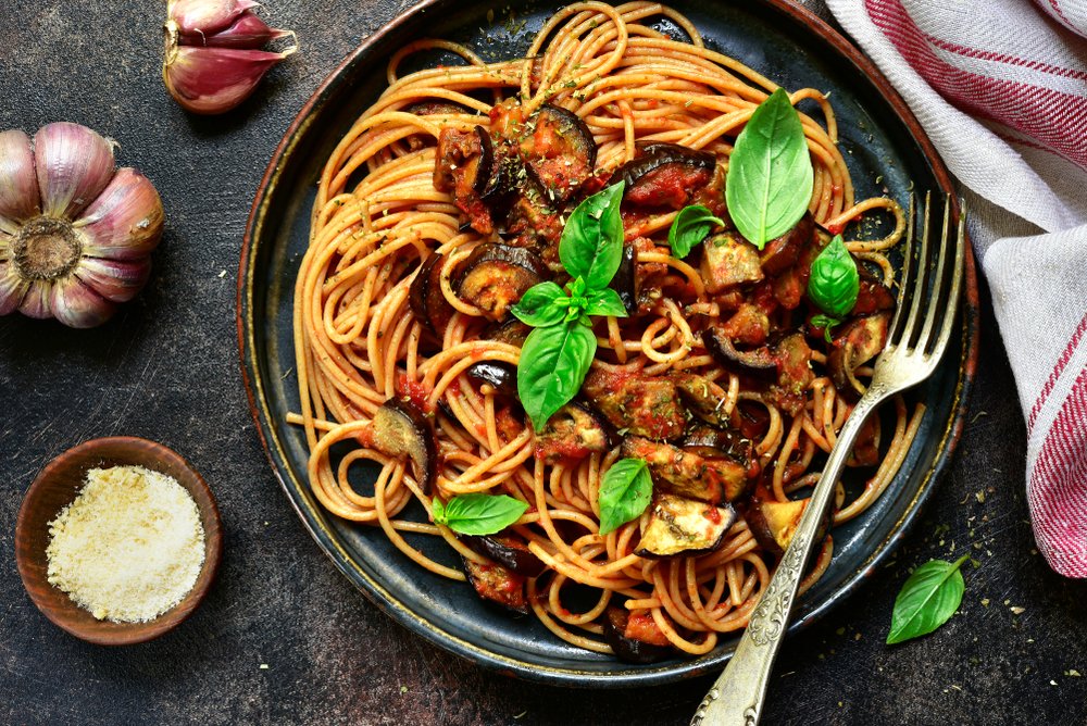 Une bonne nutrition : sauce italienne aux spaghettis aux aubergines