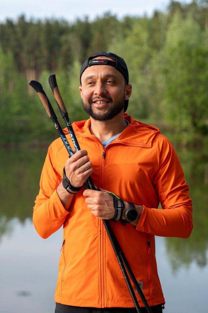 Денис Шайдуллин, чемпион 2019 года Марафонского кубка Евразии по скандинавской̆ ходьбе на дистанции 42 км, сертифицированный инструктор, участник марафонов, забегов и мастер-классов