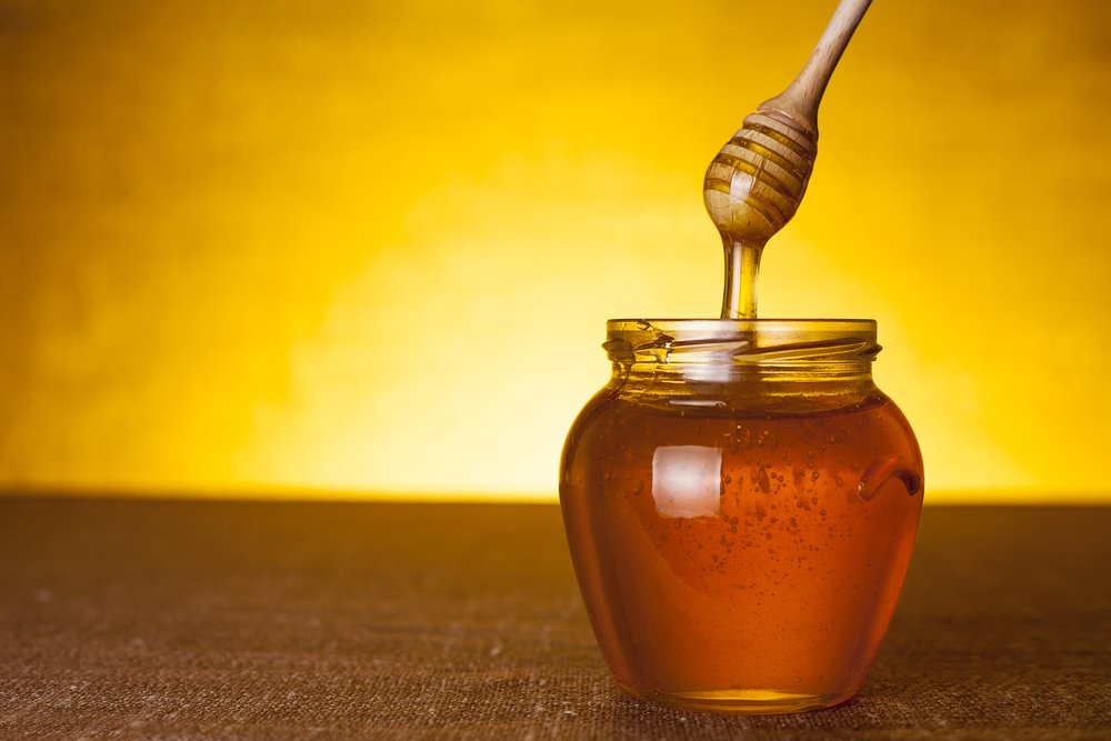 Как поклонникам ЗОЖ определить качество меда?