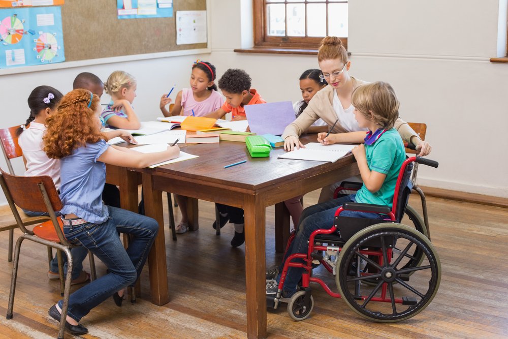 Отношение к детям-инвалидам: тактичность или дефицит общения?