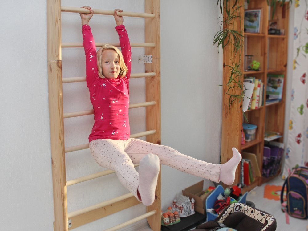Польза шведской стенки для детей и простые упражнения