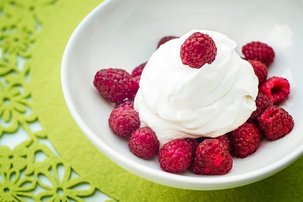Легкие десерты из ягоды для здоровья и красоты