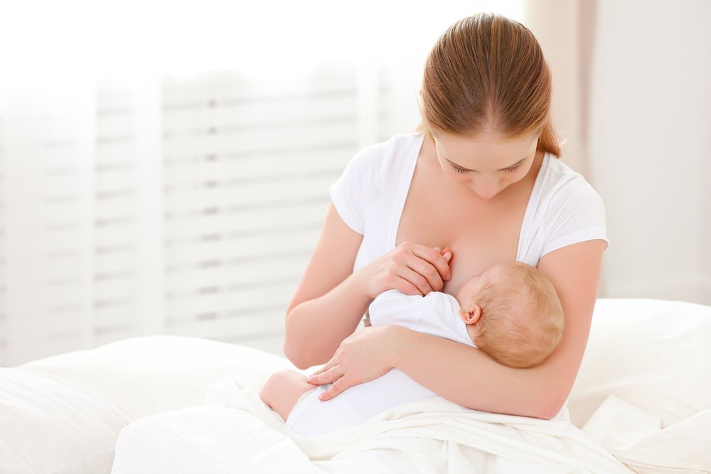 Миф: «Маленькая грудь менее продуктивна при вскармливании ребёнка»
