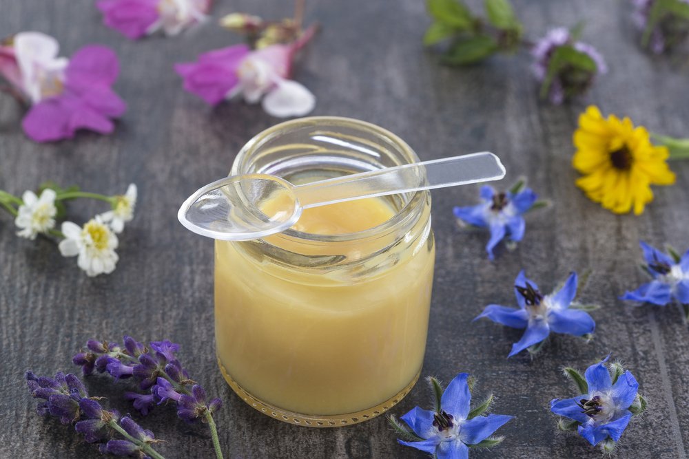 Крепкое здоровье и пчелиное маточное молочко