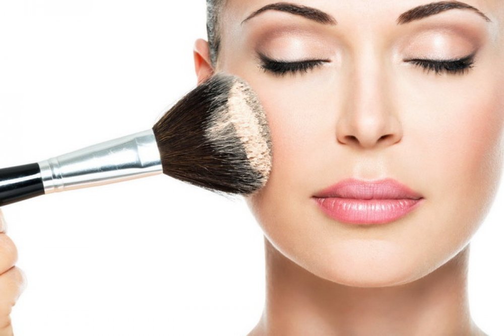 Что такое минеральная косметика и каково ее влияние на кожу лица?