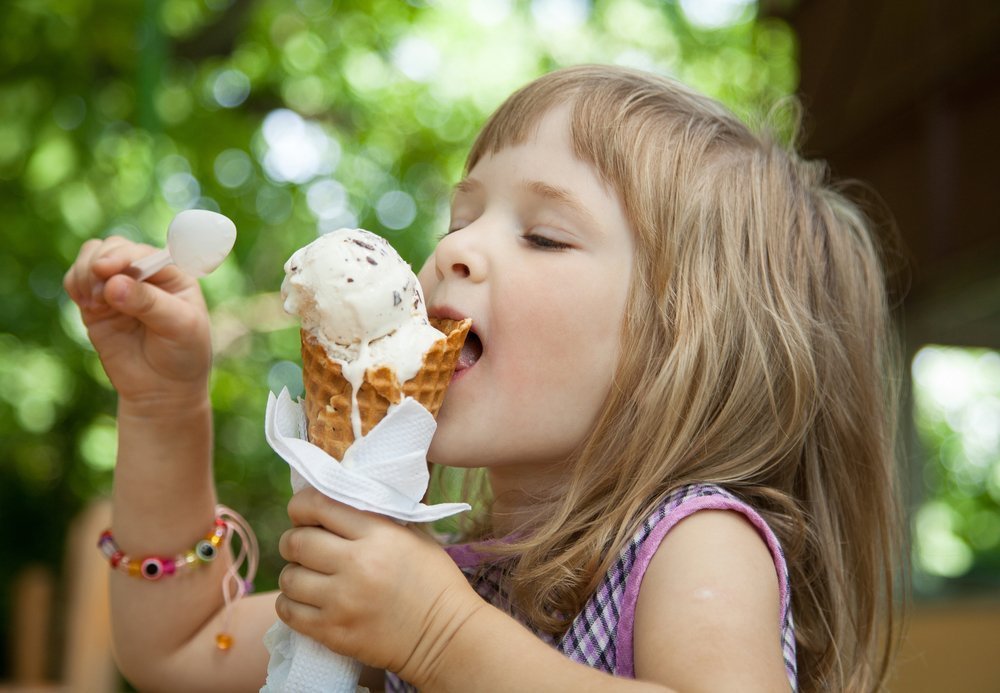 Мороженое в детском питании: польза и вред холодного десерта